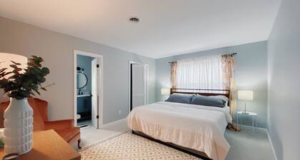 Beautiful Three Bedroom one story house on quiet street