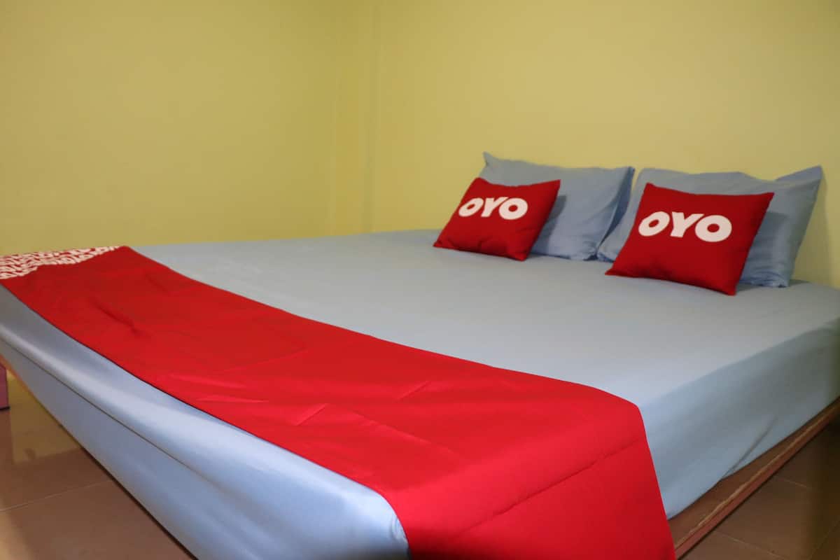 Standard Double Room | Free WiFi, bed sheets