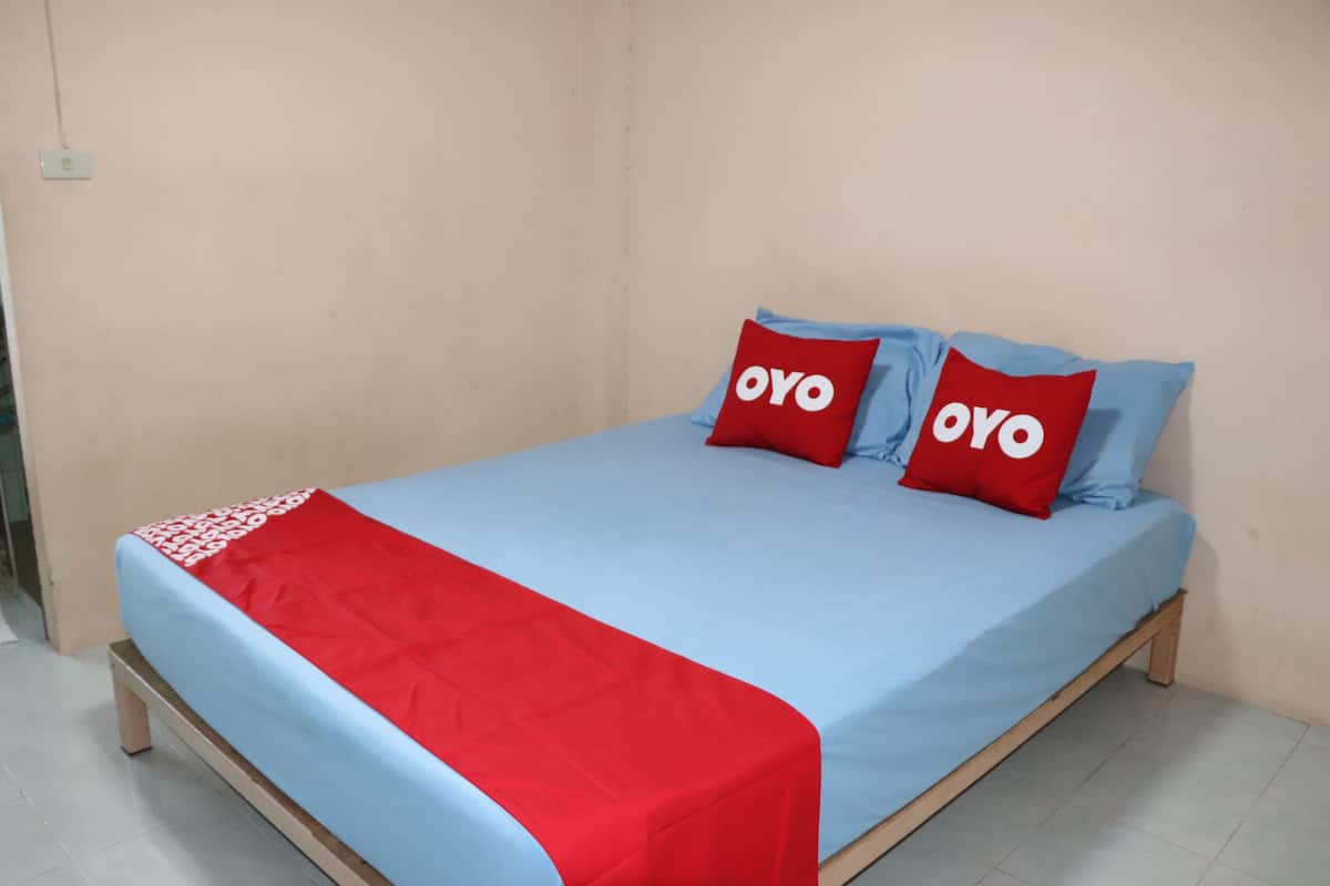 Basic Double Room | Free WiFi, bed sheets