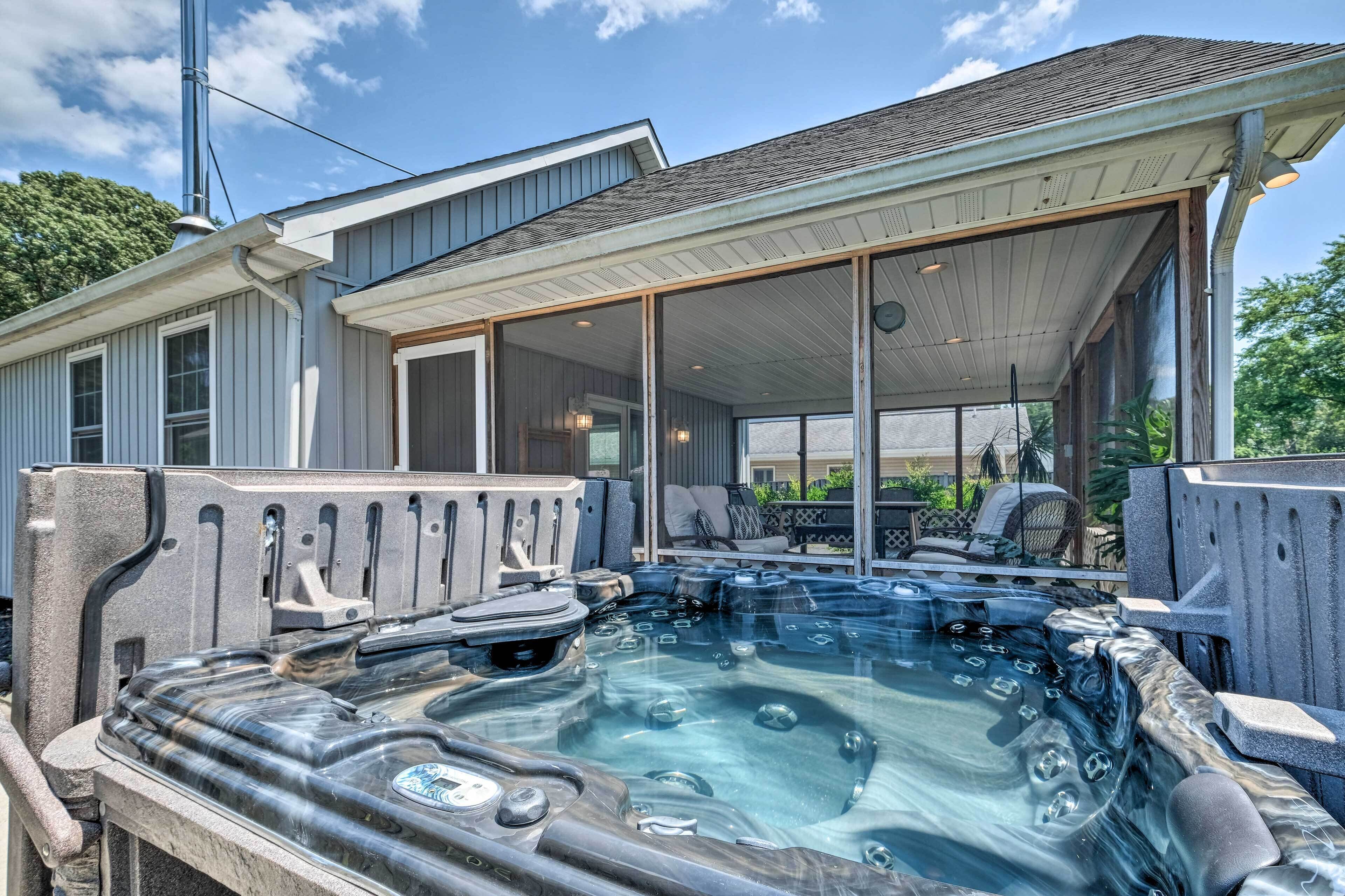 Outdoor spa tub