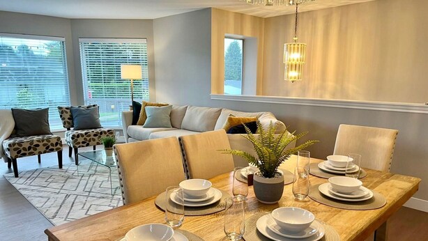 Unclassified image, 1 of 20, button - Peaceful Large Modern Home 3 BRD 2 Bath + Kitchen (Maple Ridge)