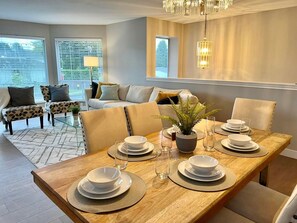 Interior - Peaceful Large Modern Home 3 BRD 2 Bath + Kitchen (Maple Ridge)