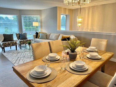 Peaceful Large Modern Home 3 BRD 2 Bath + Kitchen