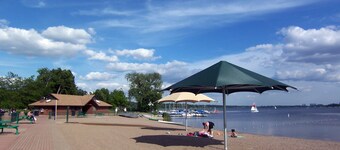 Stylish Remodeled 6 Br House in Minneapolis! New linens, THE ONE!