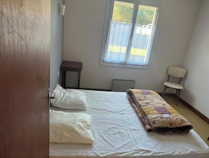 4 chambres, fer et planche à repasser, Wi-Fi