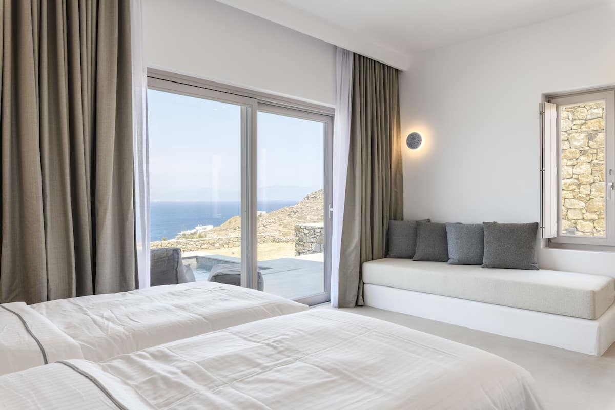 Suite estudio junior, alberca privada | Sábanas de algodón egipcio, ropa de cama de alta calidad y edredón