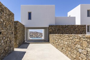Property entrance - Muro Suites (Mykonos)