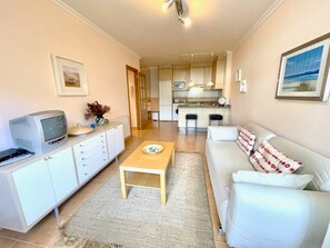 TV, offices - The Cliffs - Mansión del Indiano I (Viveiro)