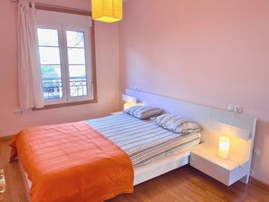 2 bedrooms, iron/ironing board, travel cot, bed sheets - The Cliffs - Mansión del Indiano I (Viveiro)