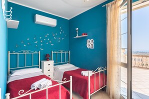 3 chambres, fer et planche à repasser, Wi-Fi gratuit, draps fournis