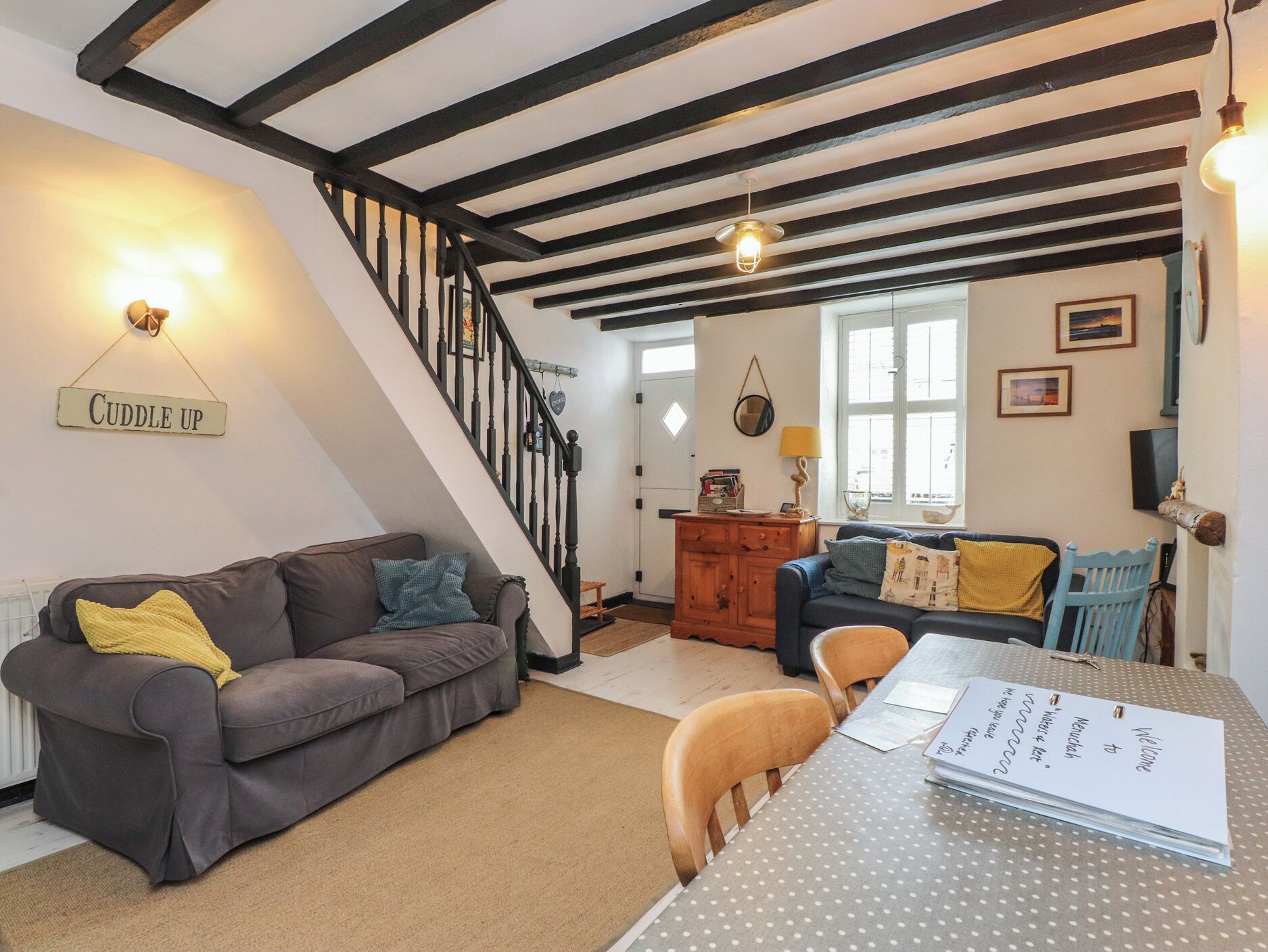 Menuchah, Character Holiday Cottage, With A Garden In Criccieth - Criccieth