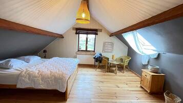 4 slaapkamers, een bureau, geluiddichte muren