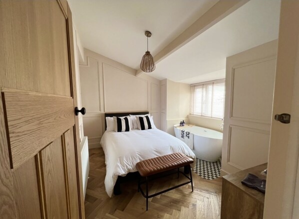 2 sovrum, strykjärn/strykbräda, resesäng och gratis wi-fi