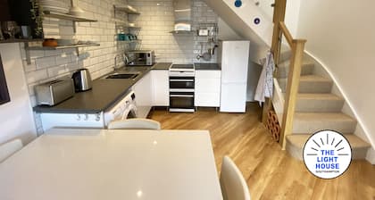 Welcome to The Light House a tranquil city retreat, with off road parking.