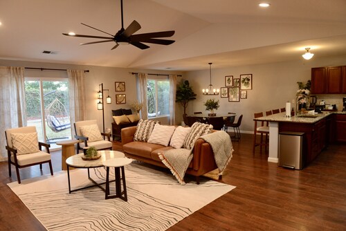 Spacious 4BD Home w EV charger near Sequoia Ntl Pk