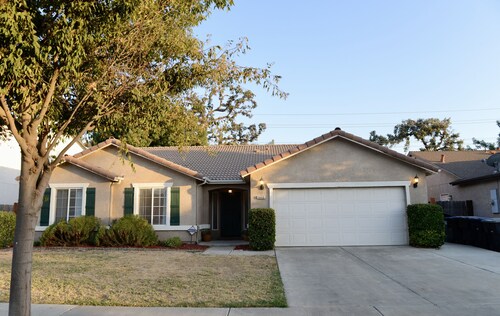 Spacious 4BD Home w EV charger near Sequoia Ntl Pk