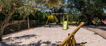 Private Vale do Lobo resort with soccer pitch for 51 people