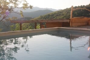 Outdoor pool, a heated pool - Ecolodge en bois au cœur du maquis corse - Cabane San Petrone (Poggio-Marinaccio)