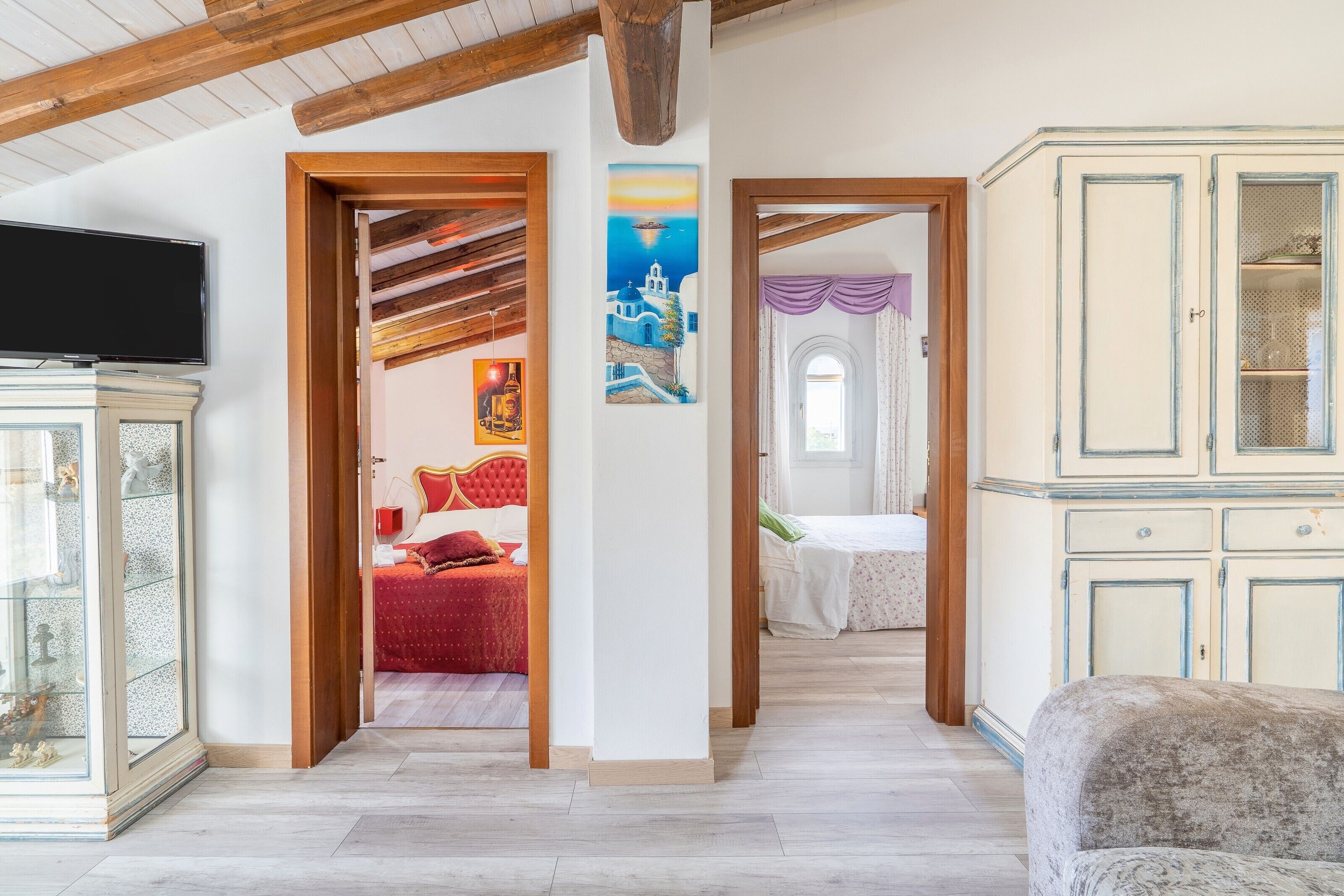 5 bedrooms, iron/ironing board, free WiFi, bed sheets