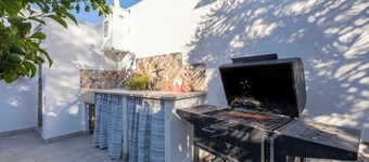 Ferienhaus "Maison Nina" mit Privatem Garten, Überdachter Terrasse und WLAN