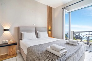 1 bedroom, free WiFi, bed sheets - Apartment in a Hotel 'Sunset Premium Studio 9' with Sea View, Shared Pool, & Wi-Fi (Lefkada)