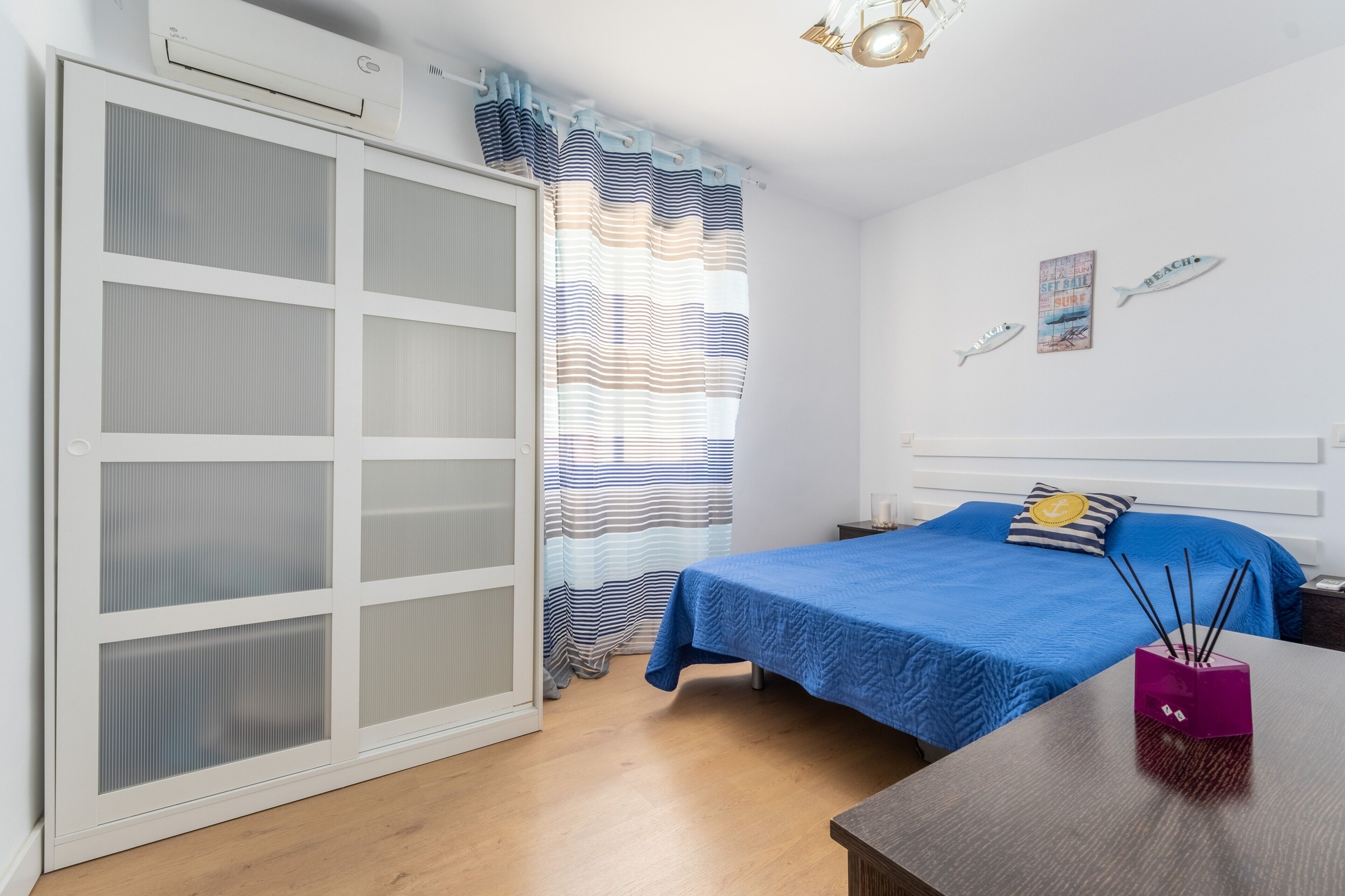 2 habitaciones, tabla de planchar con plancha y wifi gratis 