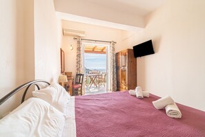 Free WiFi, bed sheets - Studio Apartment "Arianna Studio 9b" with Sea View, Shared Pool & Wi-Fi (Corfu)