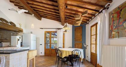 'La Ripa - Master Apartment' with Shared Pool & Wi-Fi