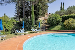 Pool - 'La Ripa - Master Apartment' with Shared Pool & Wi-Fi (San Gimignano)