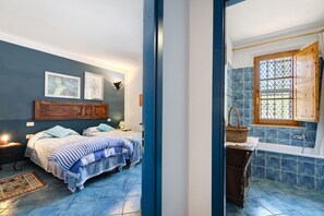 2 chambres, fer et planche à repasser, Wi-Fi gratuit, draps fournis