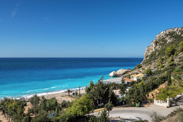 Beach nearby - Apartment in a Hotel 'Sunset Premium Studio 8' with Sea View, Shared Pool, & Wi-Fi (Lefkada)