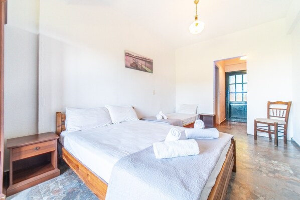 Free WiFi, bed sheets