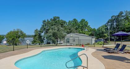 Pool & Amazing View: Updated Grand Lake Getaway