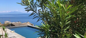 Experience Villa HUGO: Brand new, accommodates 8 people, with a heated pool.