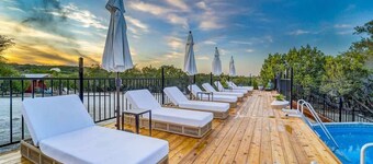 El Venado | Nature Retreat + Lounge Deck