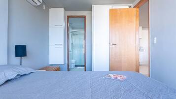 1 bedroom, individually decorated, individually furnished, desk