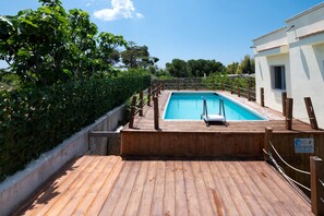 Pool - Vacation Home "Villa Minetta" with Private Pool, Covered Terrace, Garden & Wi-Fi (Leporano Marina)