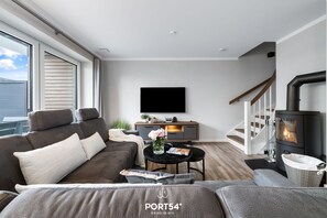 TV, fireplace - Momme II - close to the North Sea and the beach, sauna, terrace, modern (Büsum)