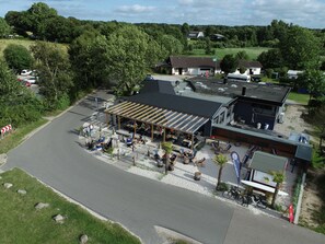 المنشأة من الخارج