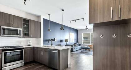 Boulevard Stays Dashing 1BR Suite Pool, Parking Gym E