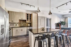 Fridge, microwave, oven, stovetop - Elegant 2BR/2BA Retreat: Amenities Included (Richardson)