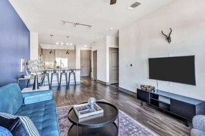 Tv, Netflix, streamingtjänster och kontor