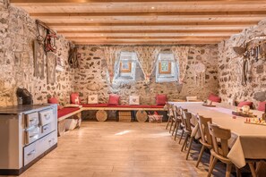 Dining - Oberwieserhof Apartment 3 in South Tyrol with Shared Garden and Wi-Fi (St.Lorenzen)