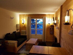 Living area - Balcony, tv, ski locker, 29m², Flaine (Flaine)