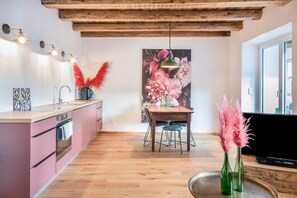 Refrigerador, horno, placa de cocina, lavavajillas