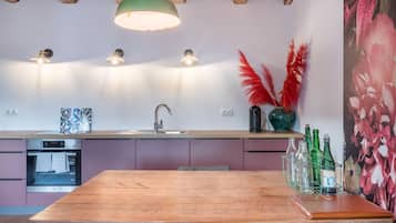 Réfrigérateur, four, plaque de cuisson, lave-vaisselle