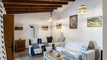 Fernseher, DVD-Player, Stereoanlage