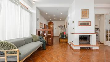 Televisión, chimenea