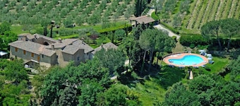 'La Ripa - Apartment Il Fienile' with Shared Pool & Wi-Fi