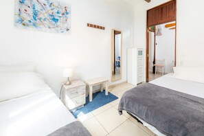 2 chambres, fer et planche à repasser, Wi-Fi gratuit, draps fournis